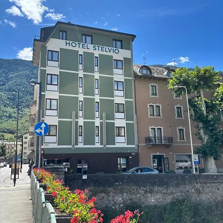 ホテル Stelvio ティラーノ
