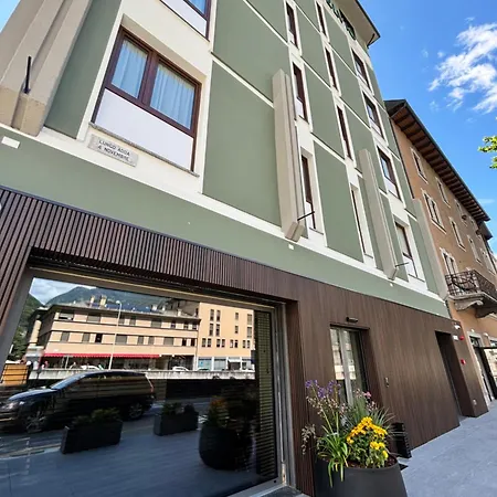 ホテル Stelvio ティラーノ